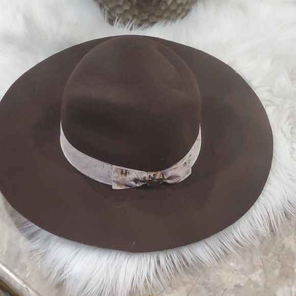 Disney Accessories - Disney Park  Brown and Cream Fedora Hat